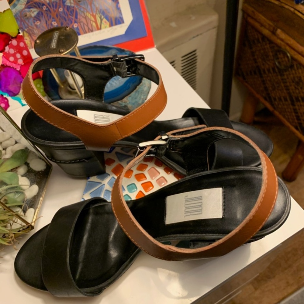 ildor Strappy Sandals